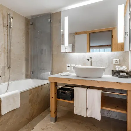 斯皮霍尔恩超级酒店 3*