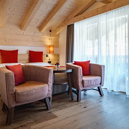 斯皮霍尔恩超级酒店