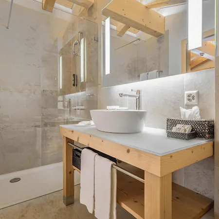 Spitzhorn Superieur Hotel 3*