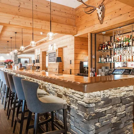 斯皮霍尔恩超级酒店