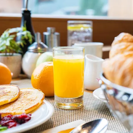 斯皮霍尔恩超级酒店