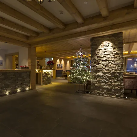 斯皮霍尔恩超级酒店