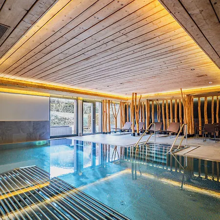 Spitzhorn Superieur Hotel 3*